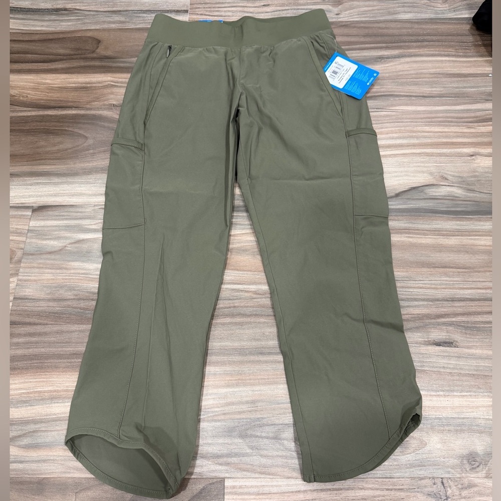 Columbia Sage Green Women's Capri